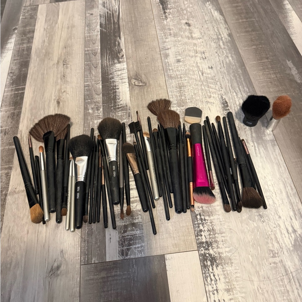 ELF Multi-Piece Makeup Brush Collection with Black Handles and Pink-Topped Brush
